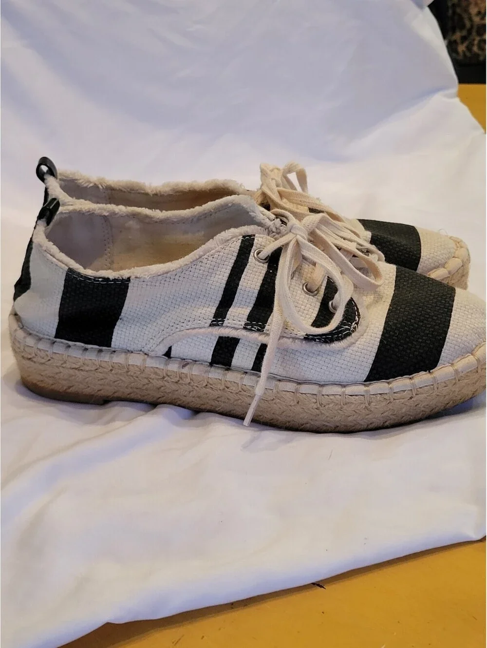 DV by Dolce Vita Black Striped Espadrille Platform Lace Up Sneaker Size 6